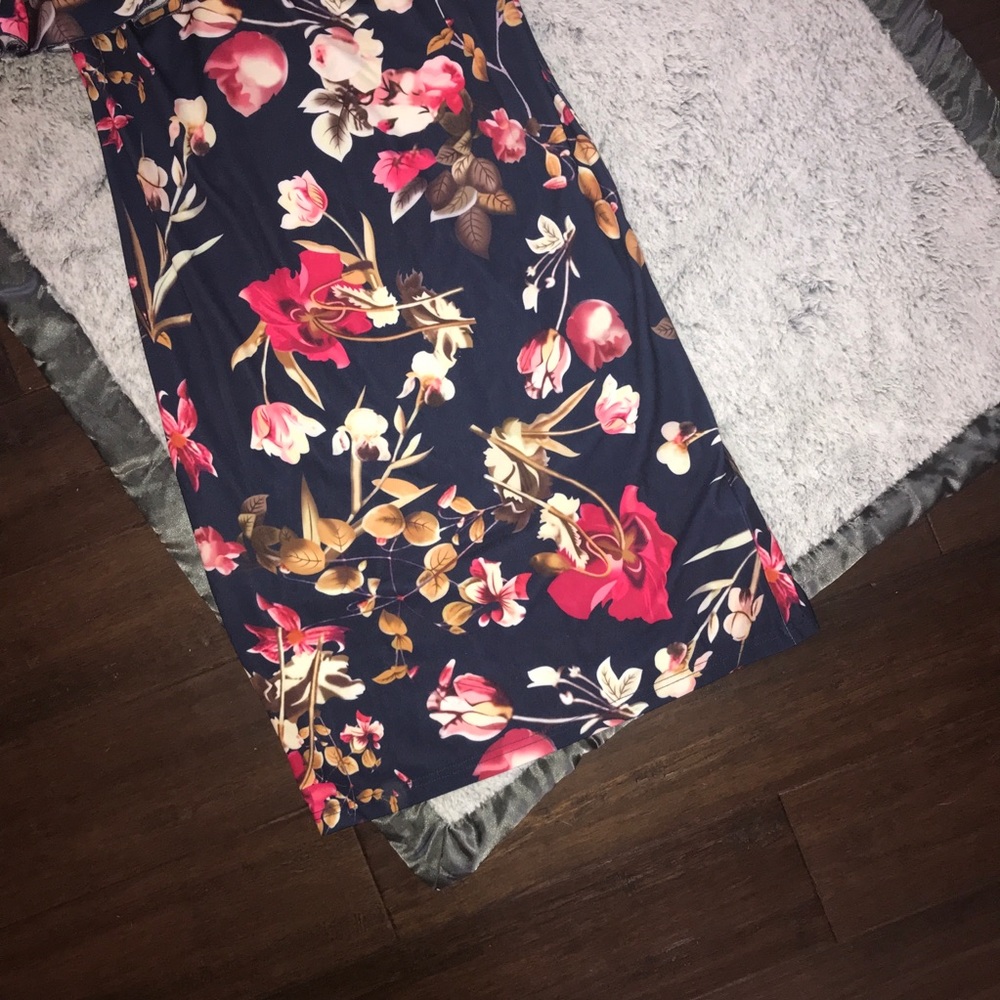 Navy Ruffle Floral Off the Shoulder Bodycon Dress✨ - Picture 3 of 4